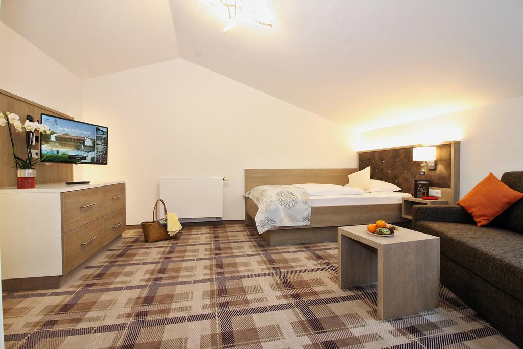 Hotel Chrysantihof バート・ビルンバッハ エクステリア 写真